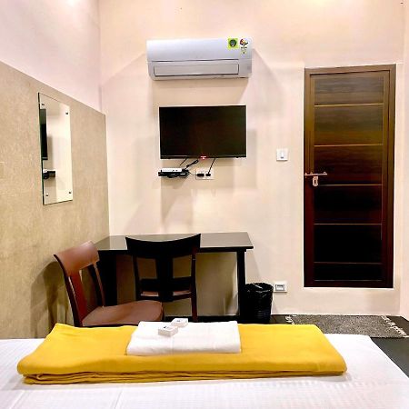 Hotel Reach Residency Kochi Exterior foto