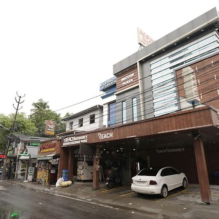 Hotel Reach Residency Kochi Exterior foto