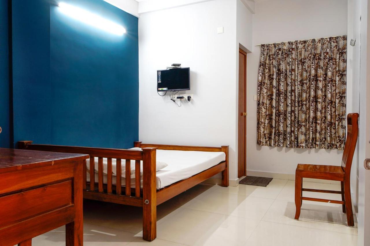 Hotel Reach Residency Kochi Exterior foto