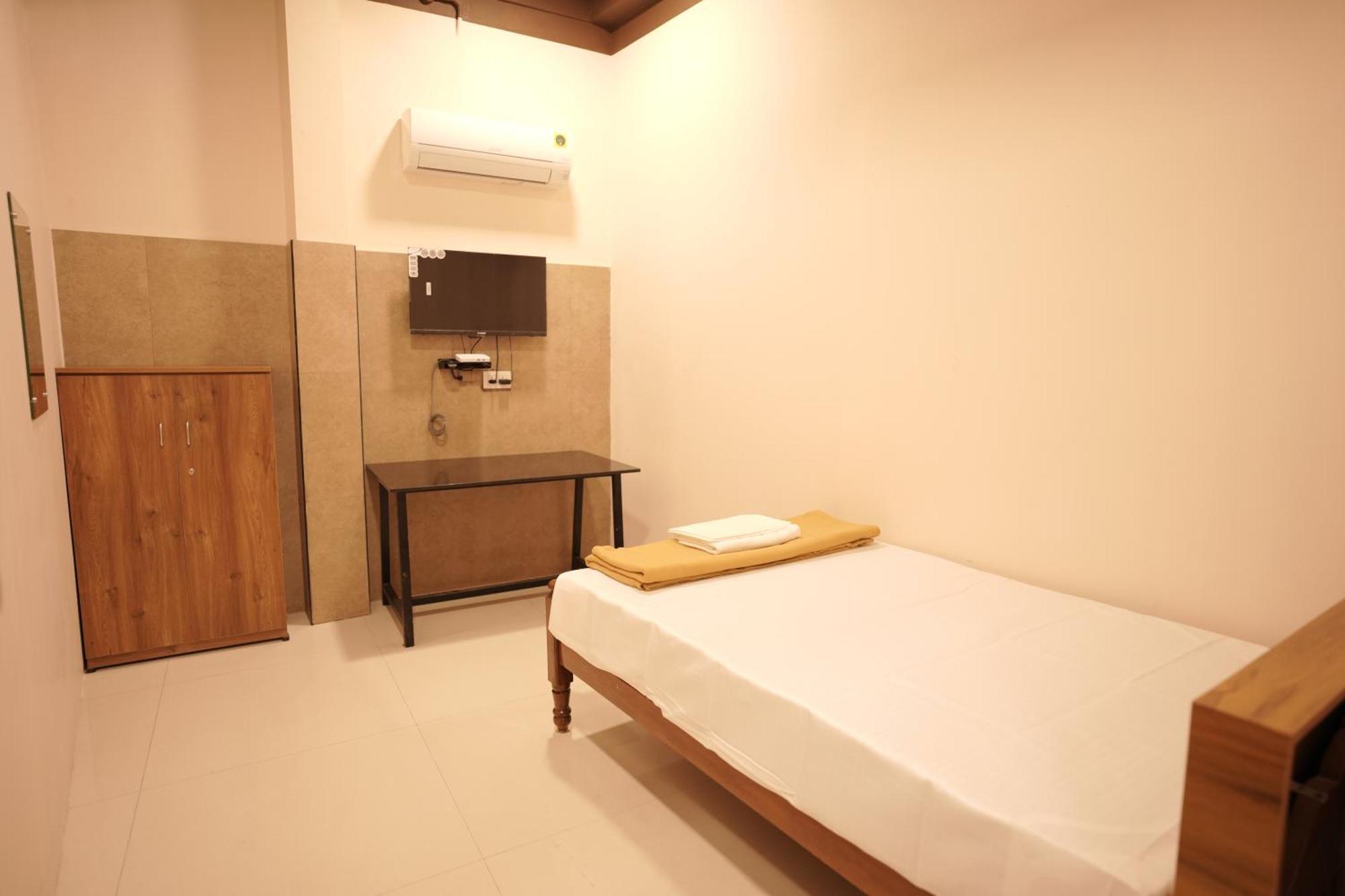 Hotel Reach Residency Kochi Exterior foto