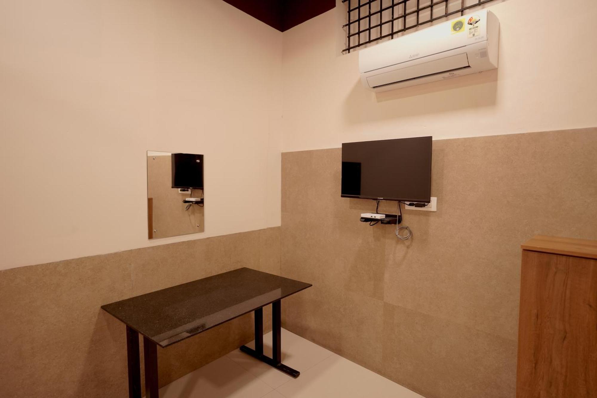 Hotel Reach Residency Kochi Exterior foto