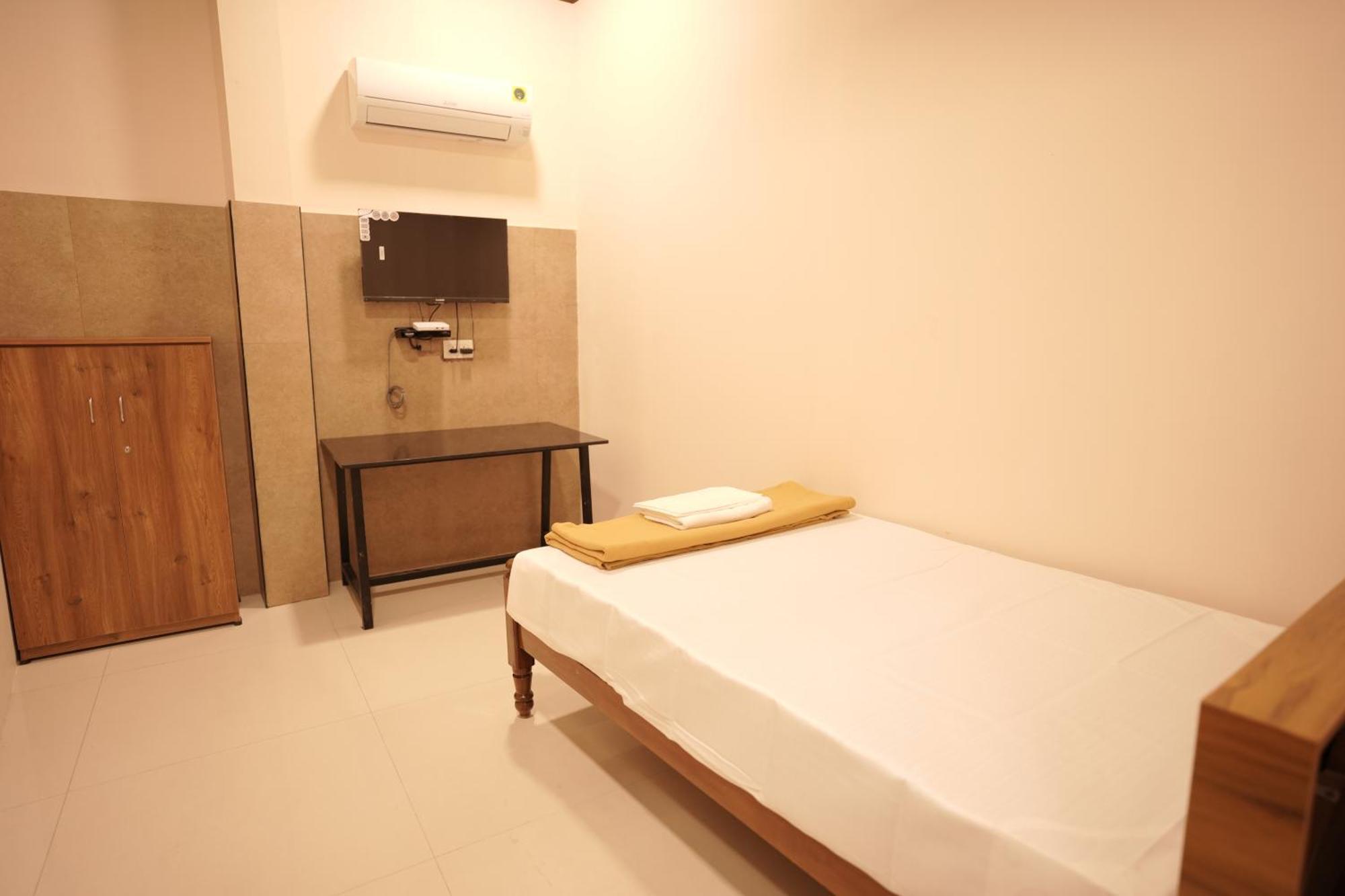 Hotel Reach Residency Kochi Exterior foto