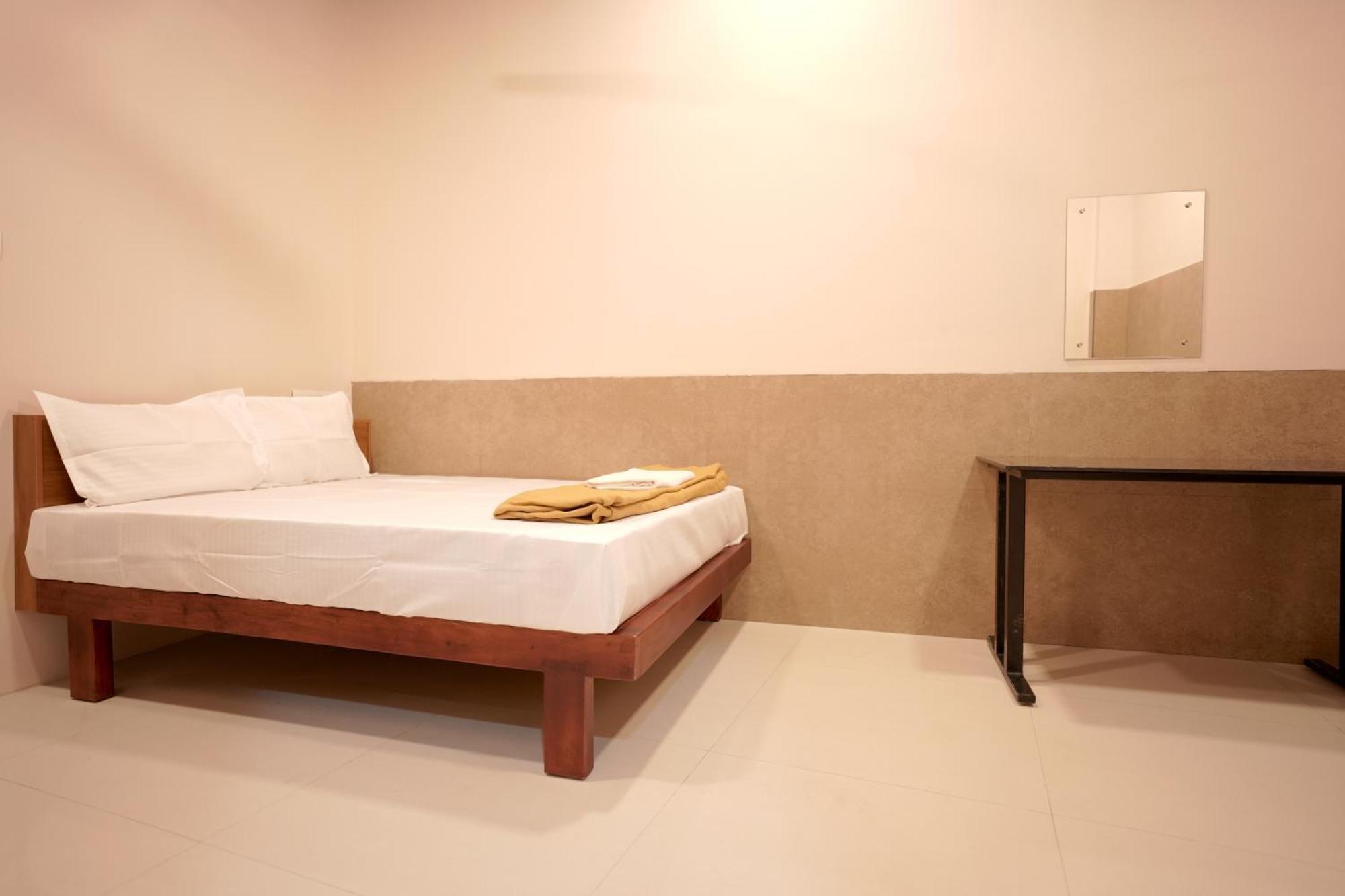 Hotel Reach Residency Kochi Exterior foto
