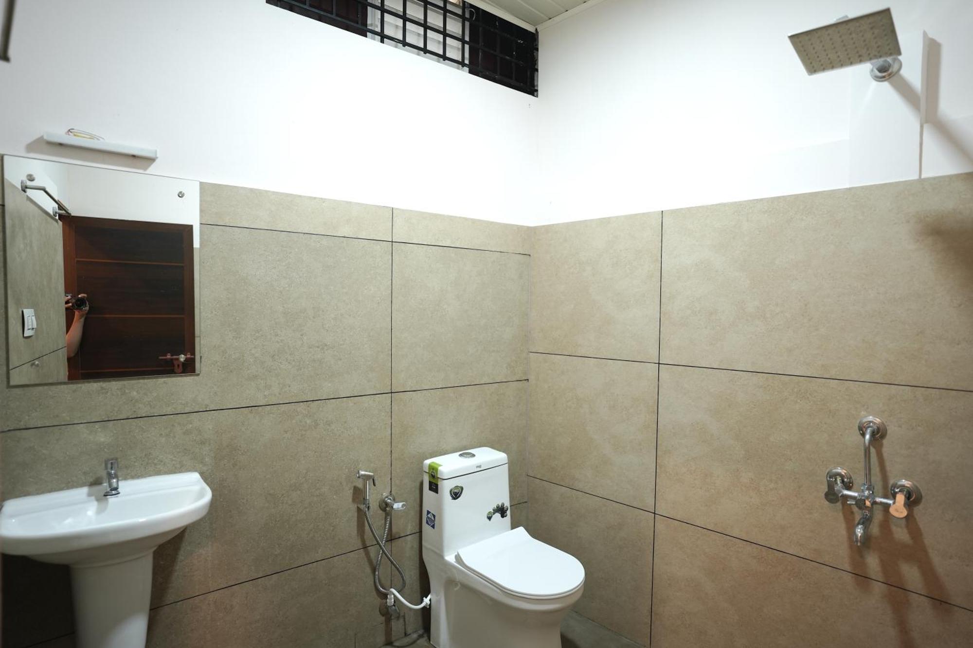 Hotel Reach Residency Kochi Exterior foto