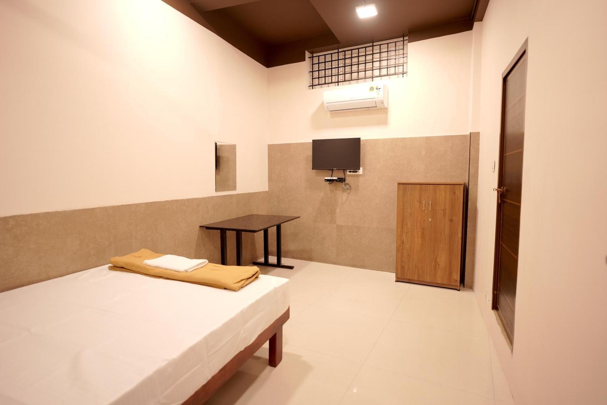 Hotel Reach Residency Kochi Exterior foto
