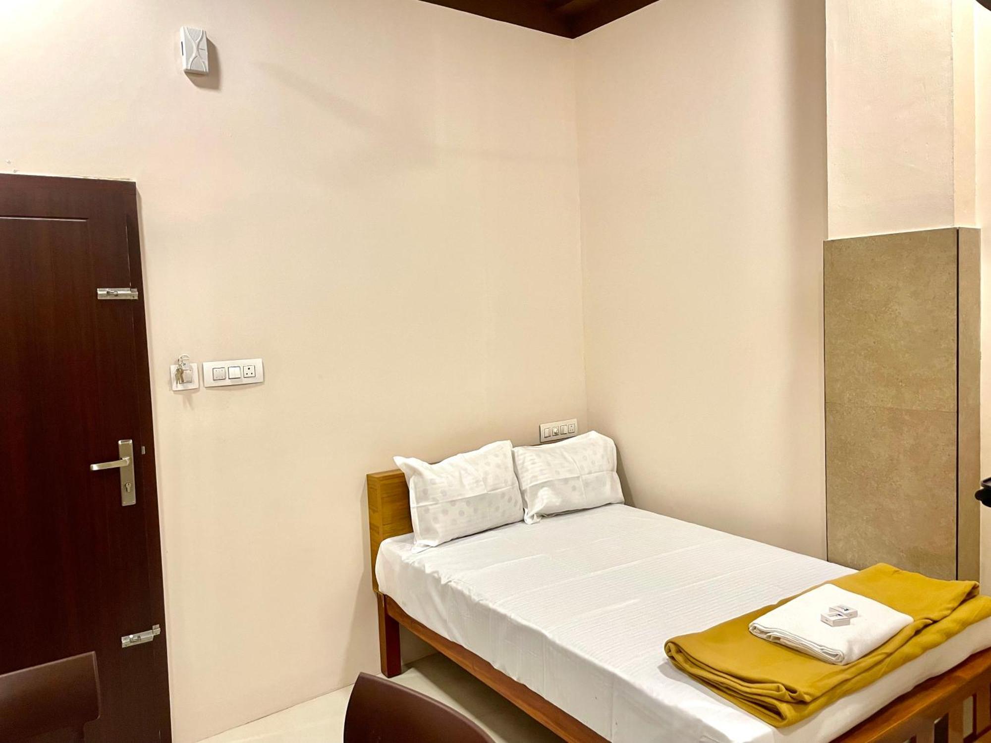 Hotel Reach Residency Kochi Exterior foto